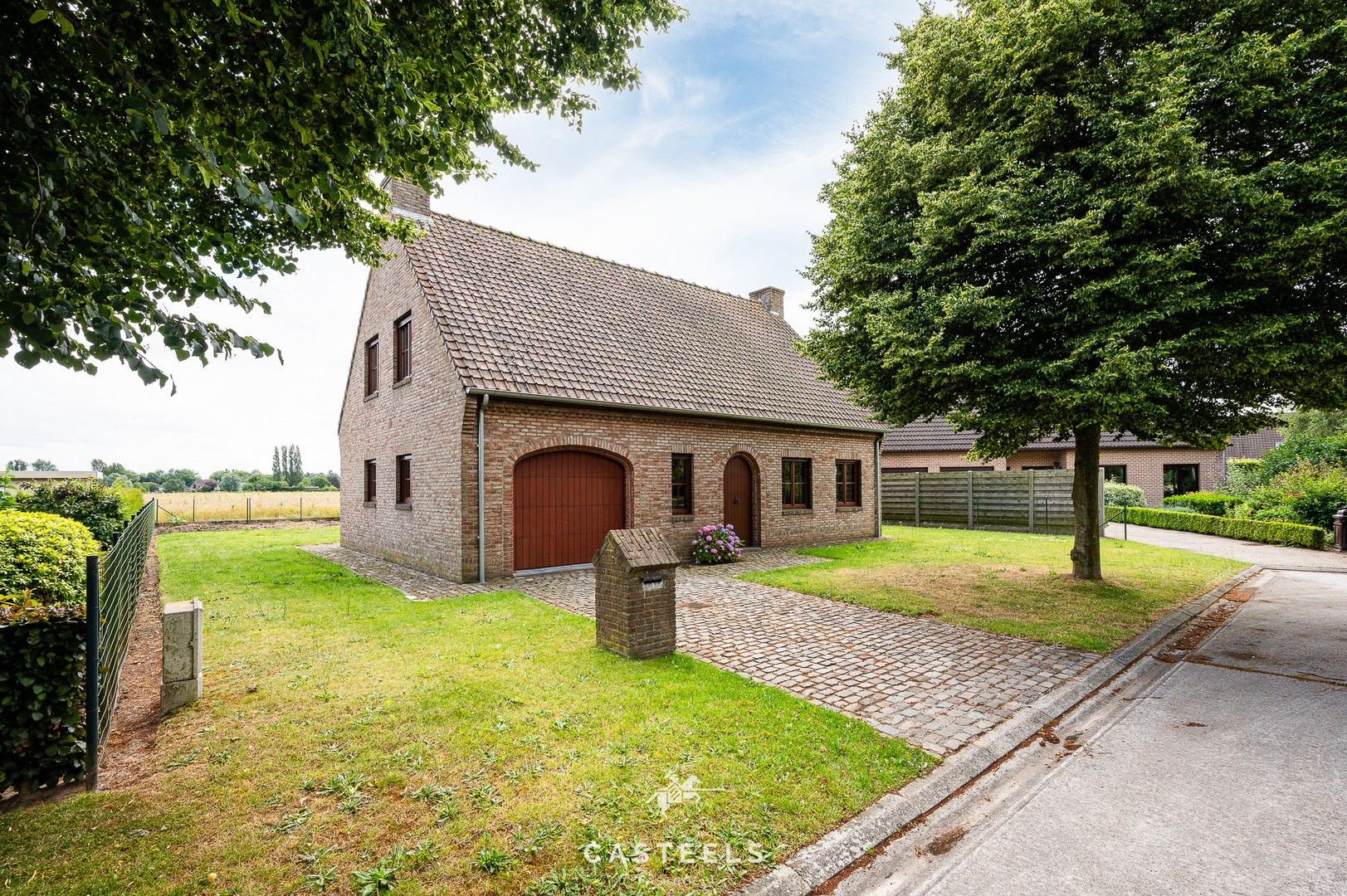 Statige woning in een rustige, doodlopende straat te koop foto 2