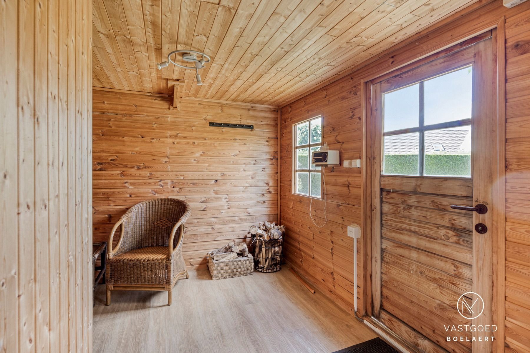 Ruime instapklare villa met sauna en dubbele garage. foto 29