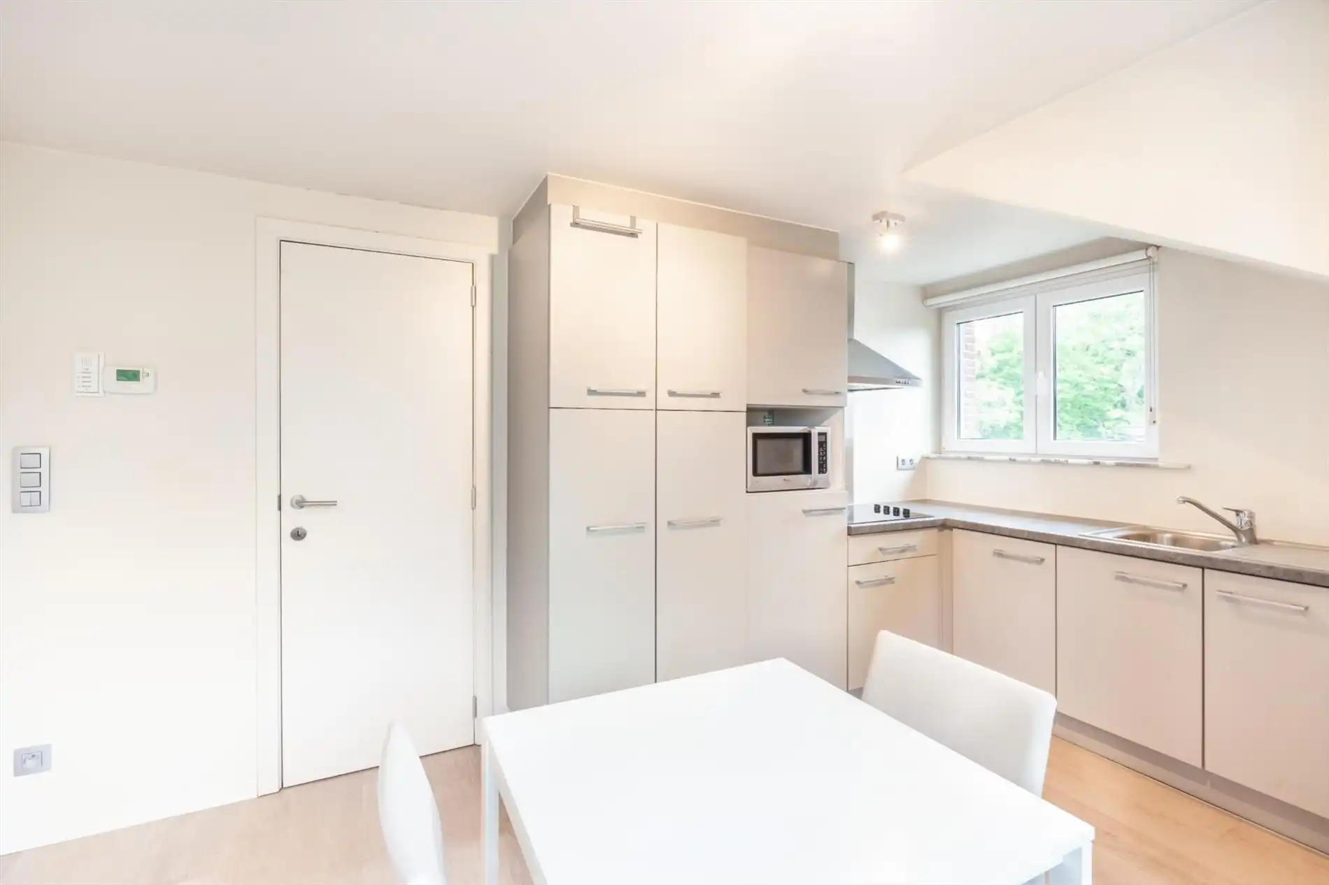 Bemeubelde studio vlakbij Gasthuisberg foto 4