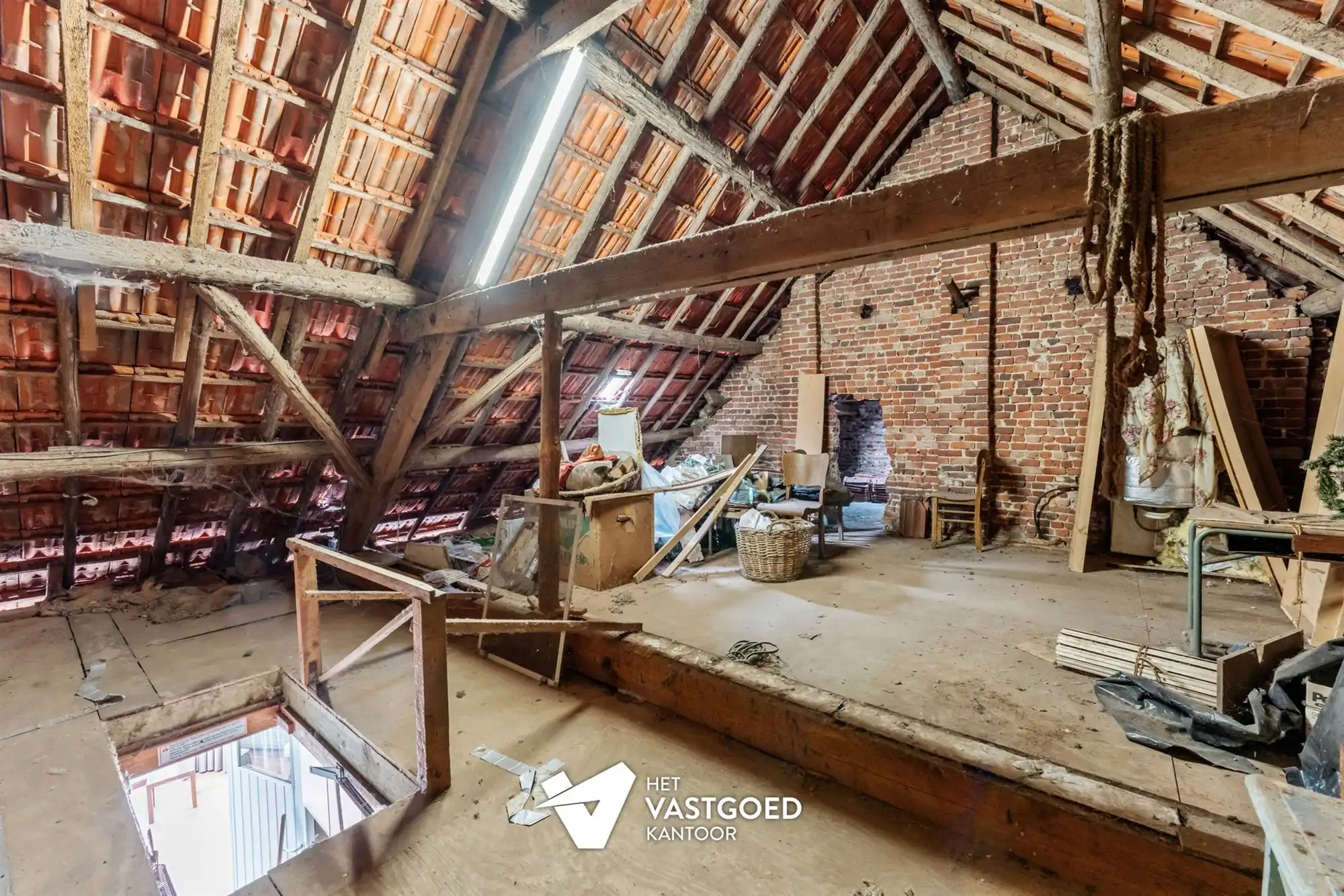 TE RENOVEREN KNUSSE WONING MET TUIN VAN 48A90CA EN LOODS EN GARAGE TE KAGGEVINNE foto 26