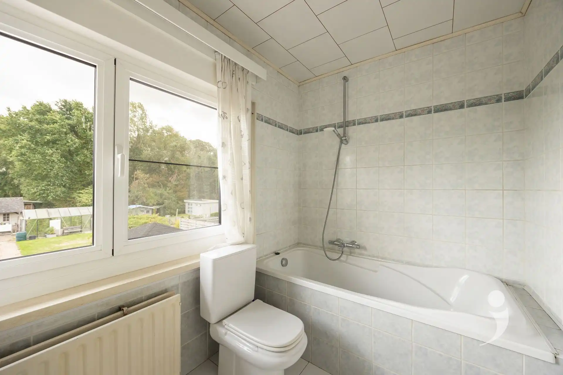 Instapklare woning in zeer rustige woonwijk! foto 17