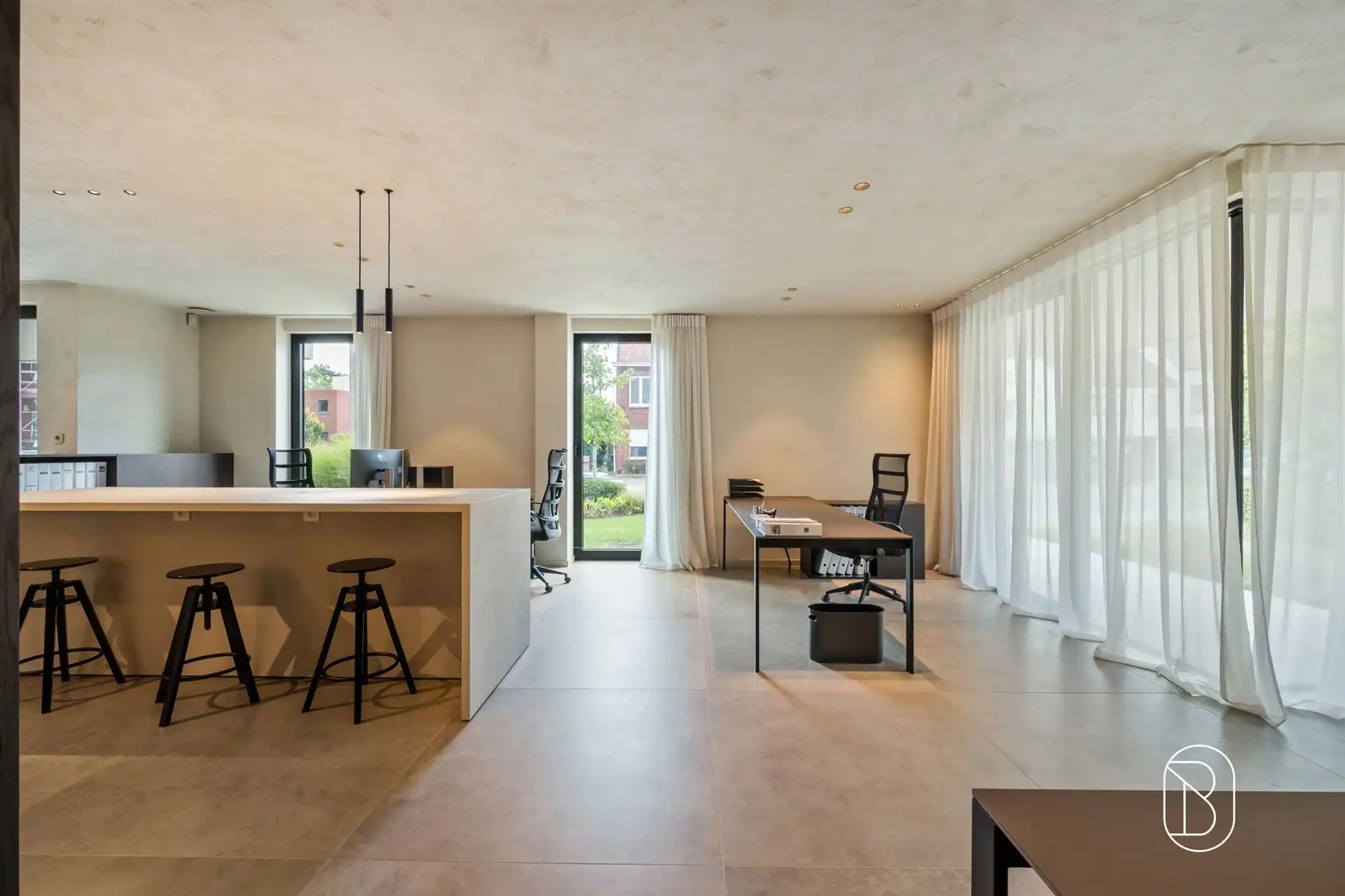 Luxueus afgewerkte kantoorruimte foto 12