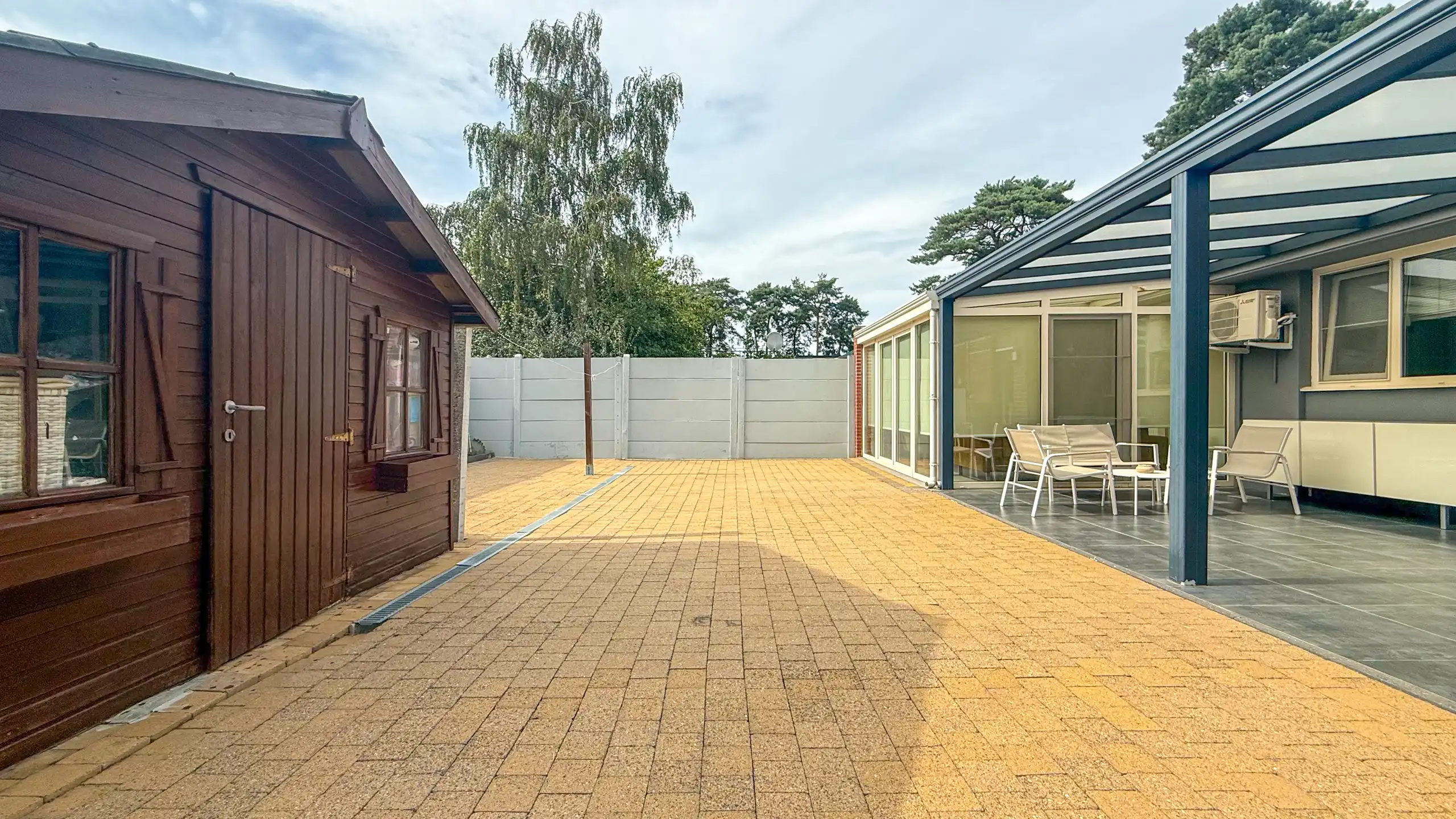 Ruime gezinswoning met 3 slaapkamers en fraaie veranda! foto 41