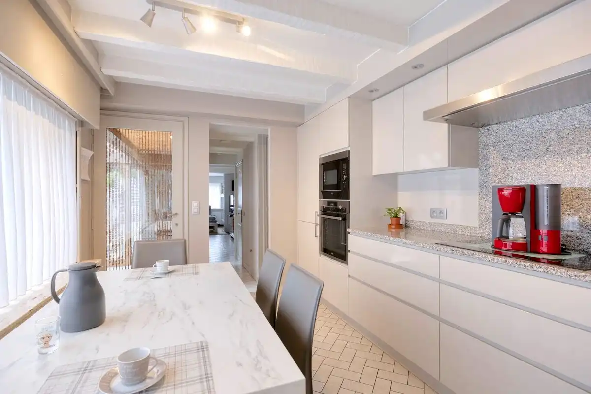 Gezellige woning met 3 slaapkamers en tuin! foto 6