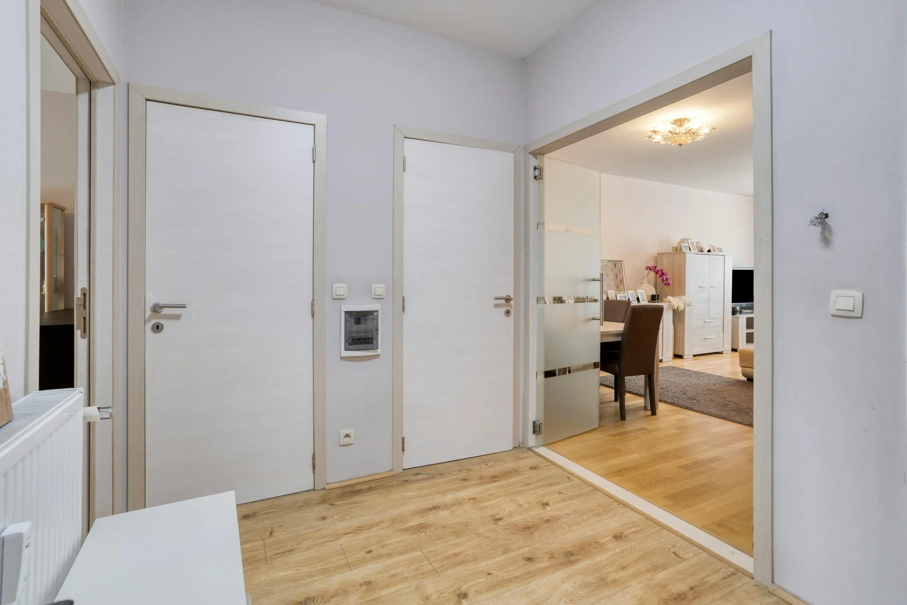 Instapklaar appartement met 2 slaapkamers te koop in Merksem foto 2
