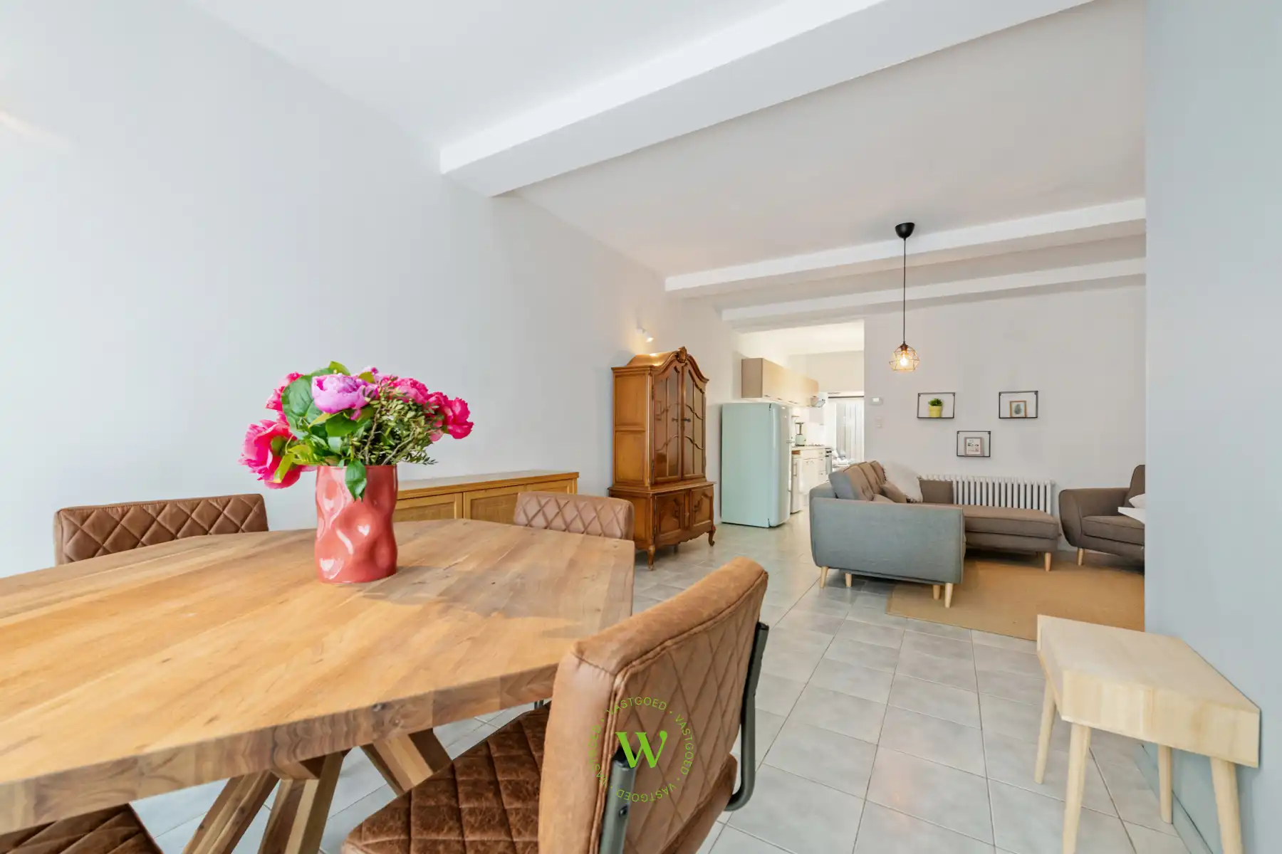 Lichtrijk gelijkvloers appartement met private inkom foto 3