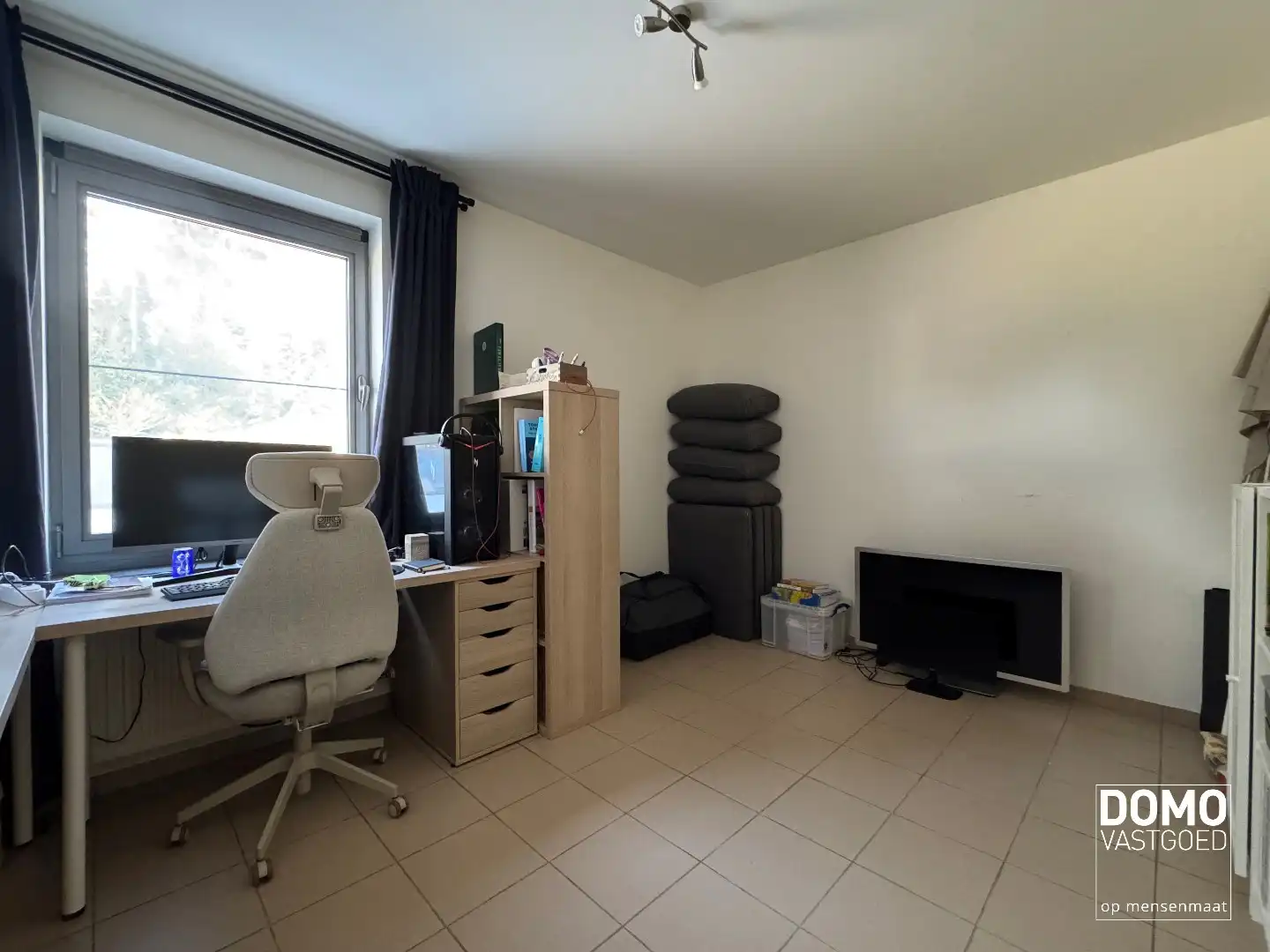 RUIM GELIJKVLOERS APPARTEMENT MET 2 SLAAPKAMERS IN HET CENTRUM VAN MELDERT foto 8