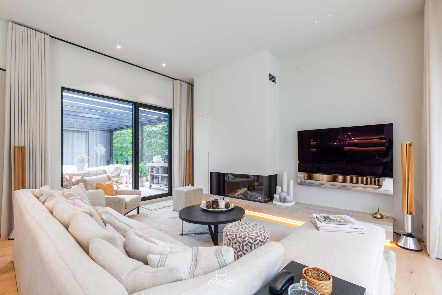 Luxueus villa appartement met riant dakterras en tuin foto 14