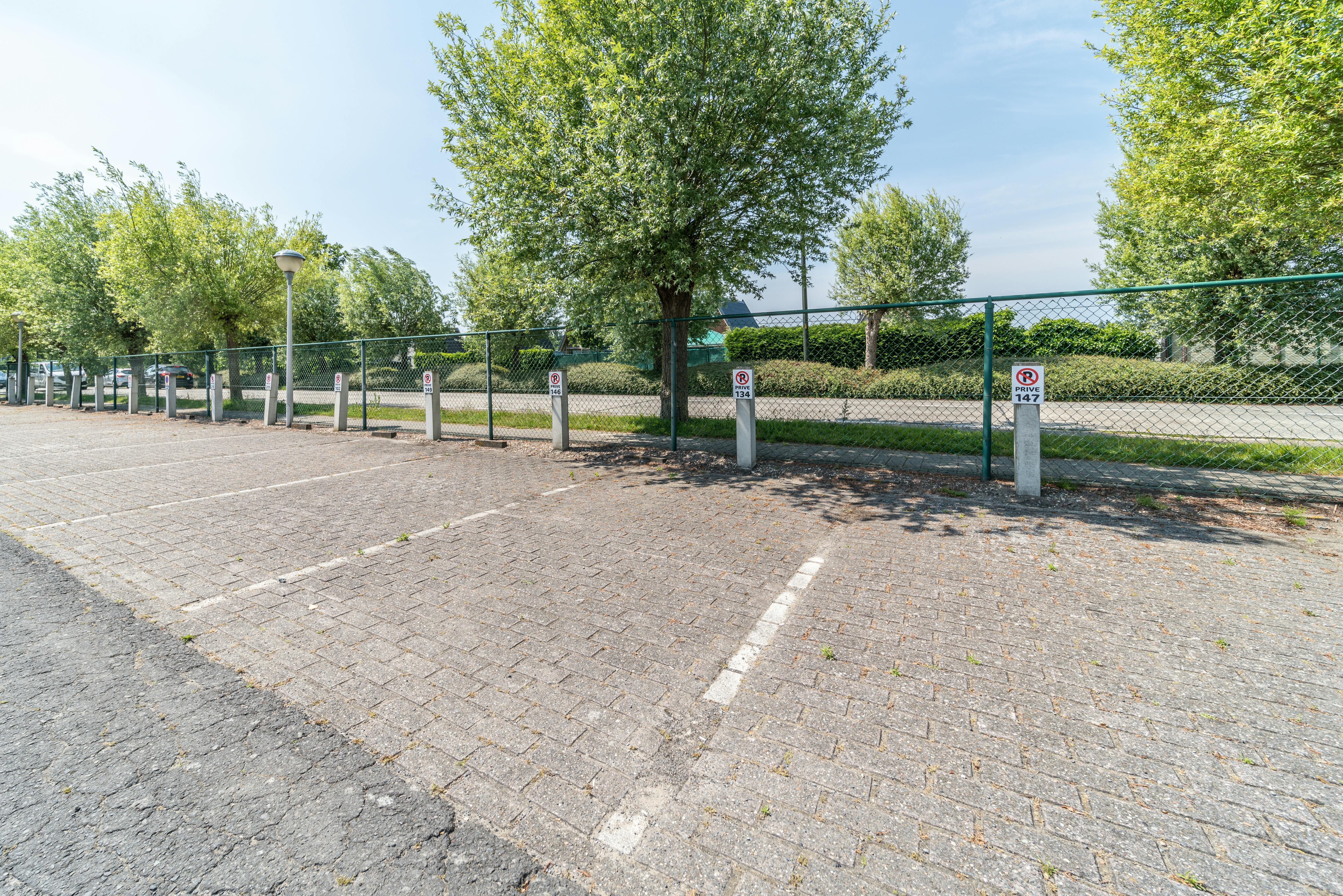 Gerenoveerde vakantiewoning met parking in Sunparks foto 13
