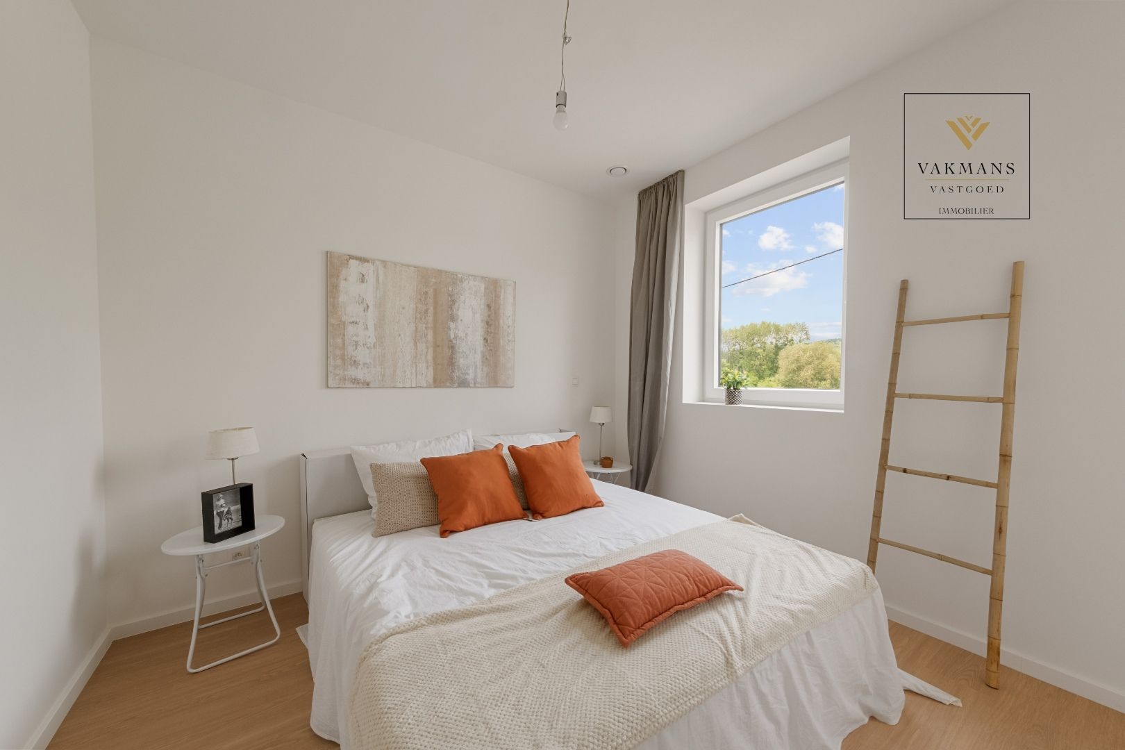 Een landelijke nieuwbouwwoning met zichten op de heuvels foto 10