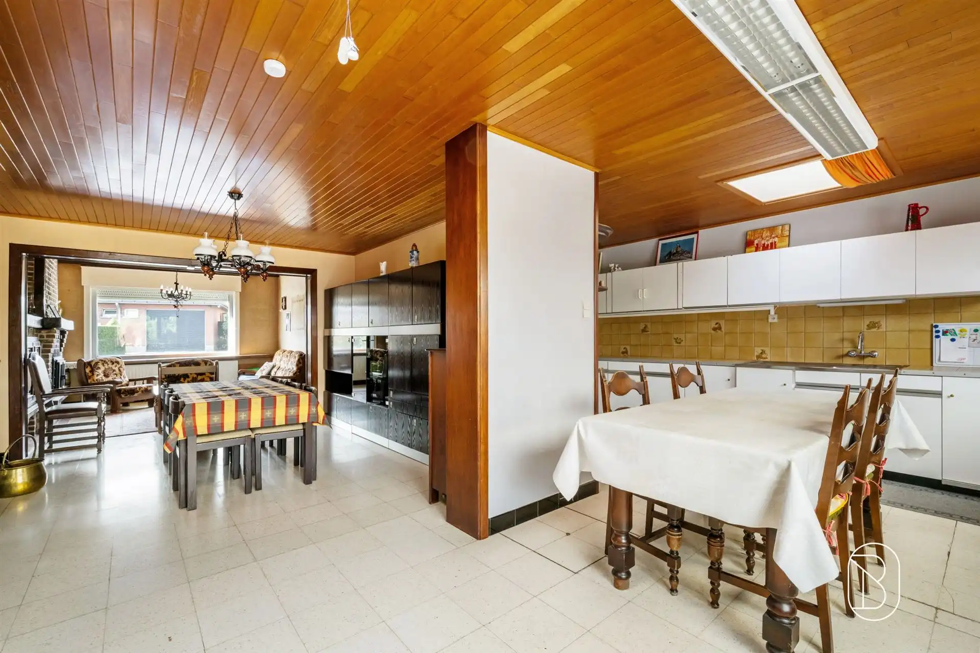 Zeer ruime woning met tal van mogelijkheden! foto 7