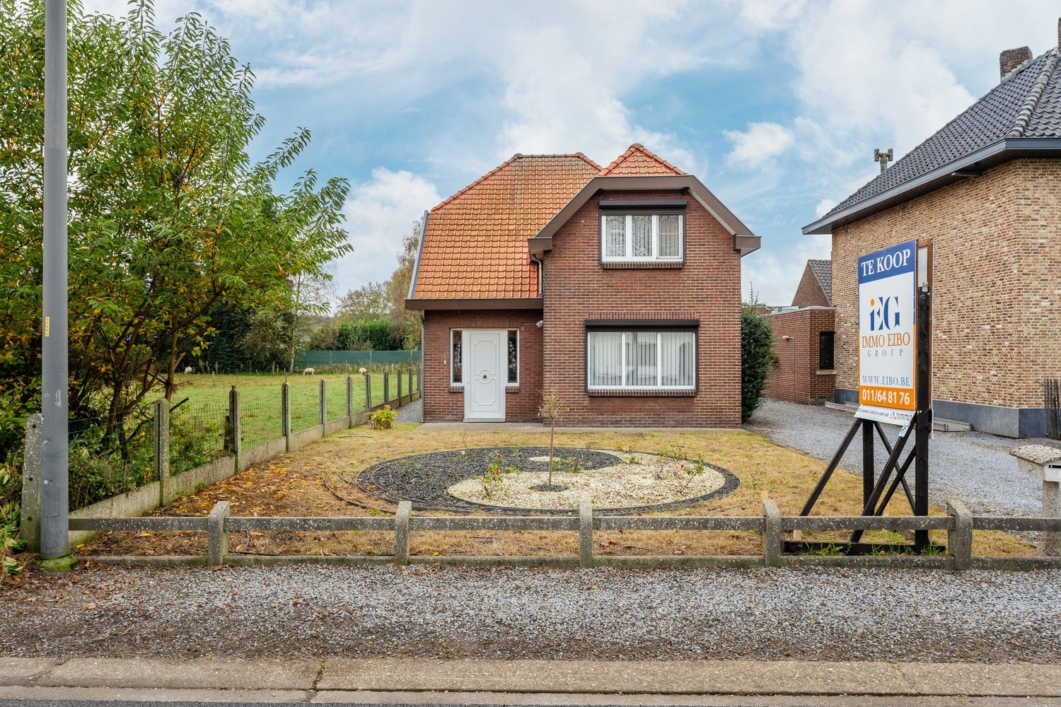 Hoofdfoto van de publicatie: Karakteristieke 3 SLK woning op 650m² nabij het centrum van Eksel!