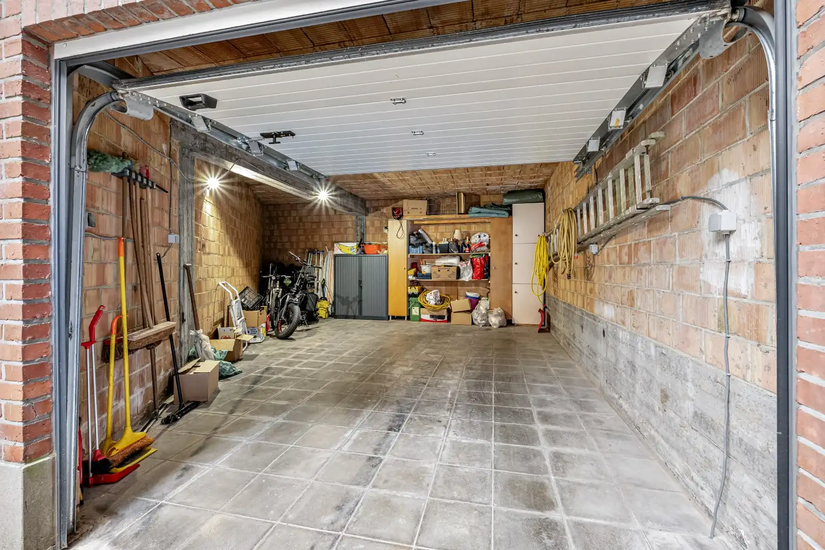 CENTRUMLIGGING - Lichtrijk appartement MET garage foto 12