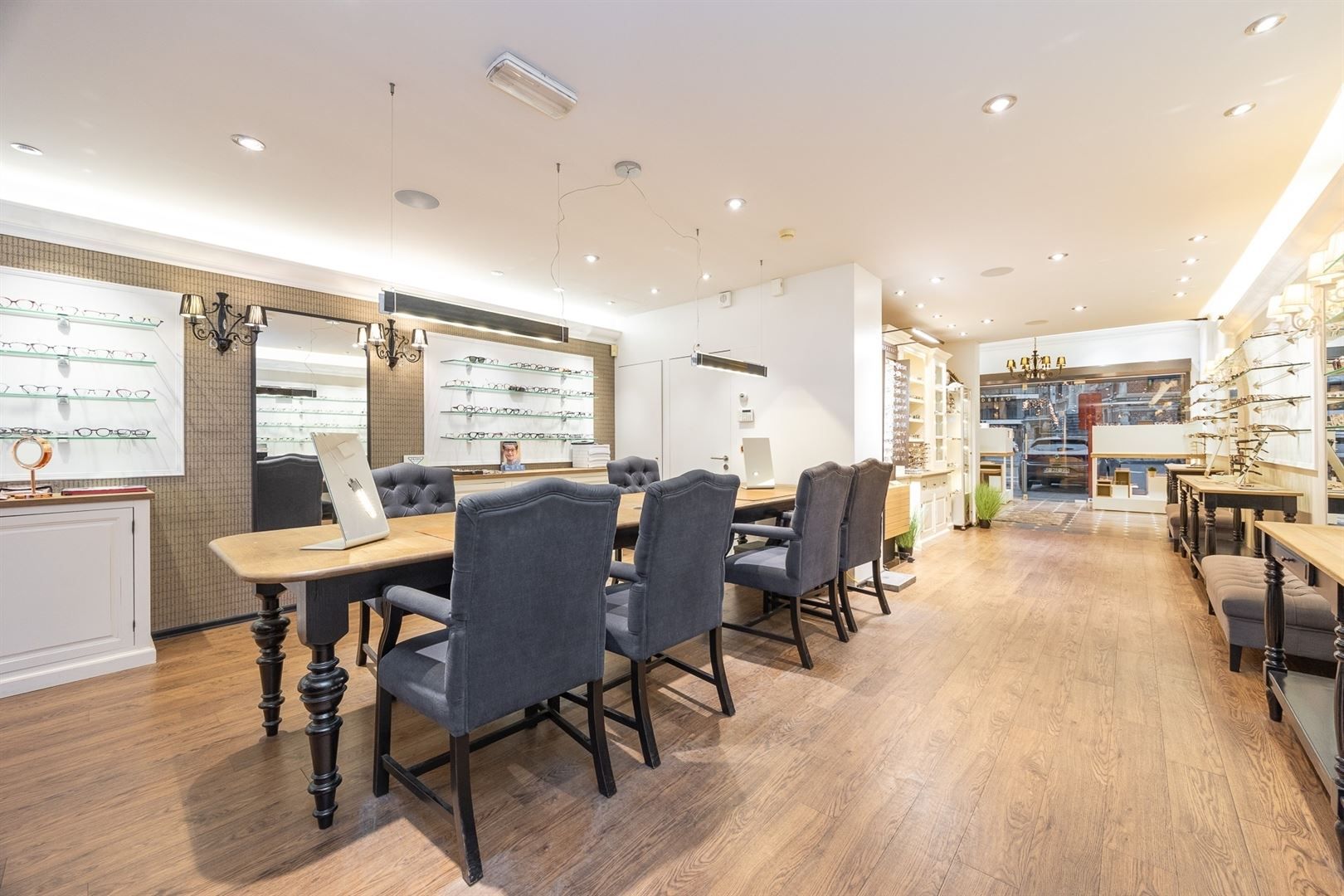 Handelsgelijkvloers op topligging in hartje Brasschaat foto 5