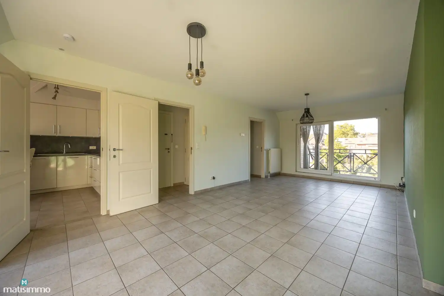 INSTAPKLAAR APPARTEMENT MET 2 SLAAPKAMERS, 3 BALKONS, ZOLDERBERGING (+ OPTIONEEL:  CREËREN VAN AUTOSTAANPLAATS) foto 6