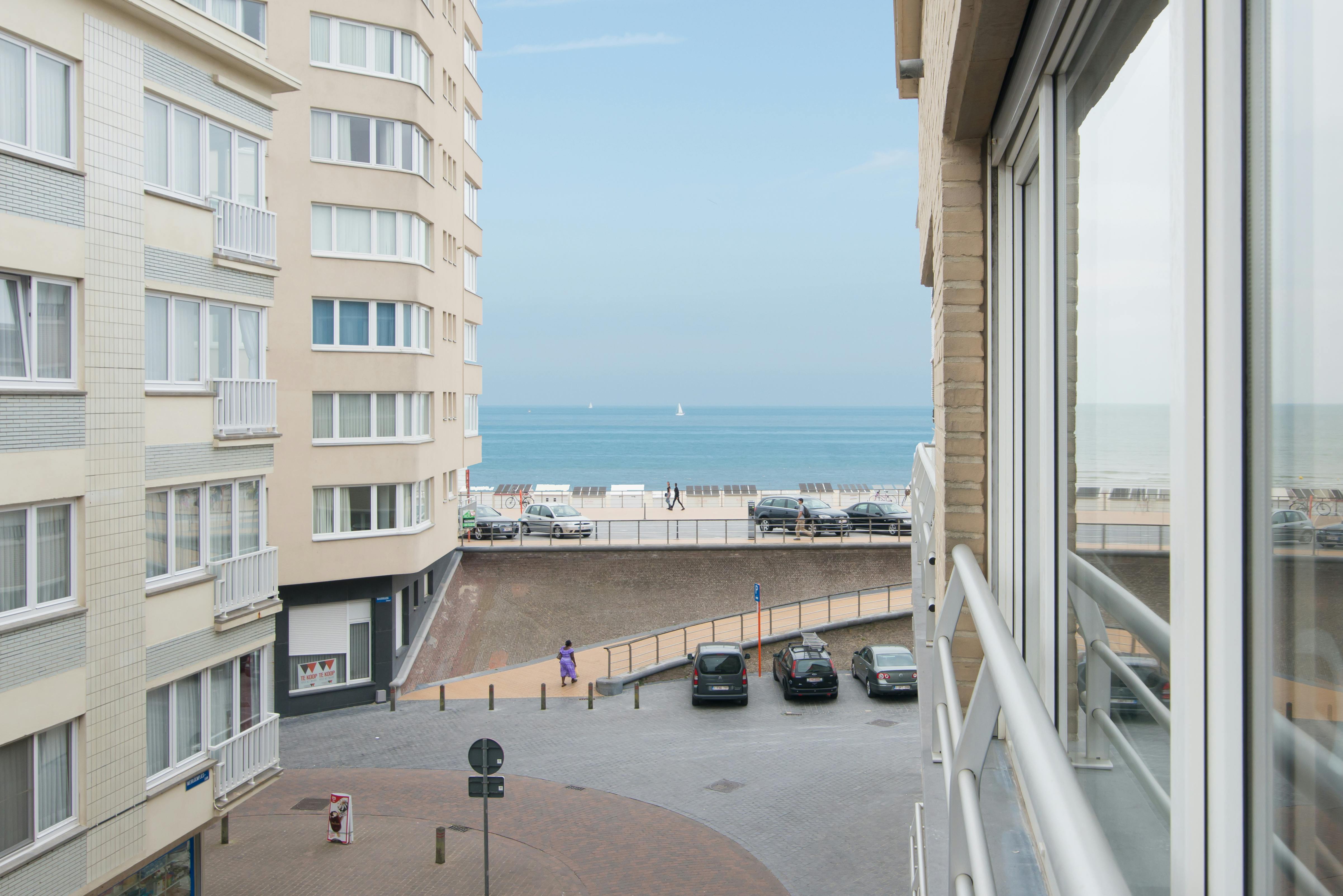 1-slaapkamer appartement met zijdelings zeezicht te Mariakerke foto {{pictureIndex}}