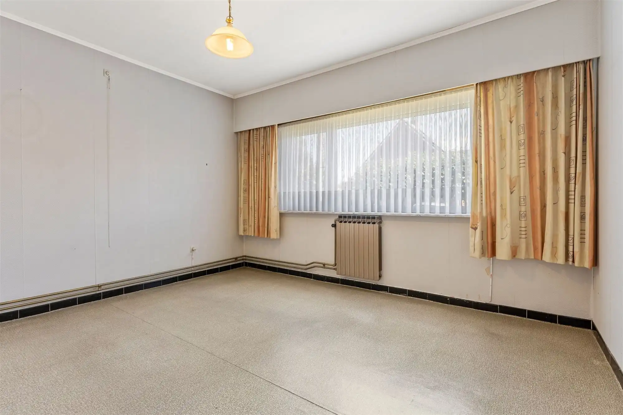 GOED ONDERHOUDEN GELIJKVLOERSE WONING MET 3 SLAAPKAMERS RUSTIG GELEGEN TE STAL foto 18