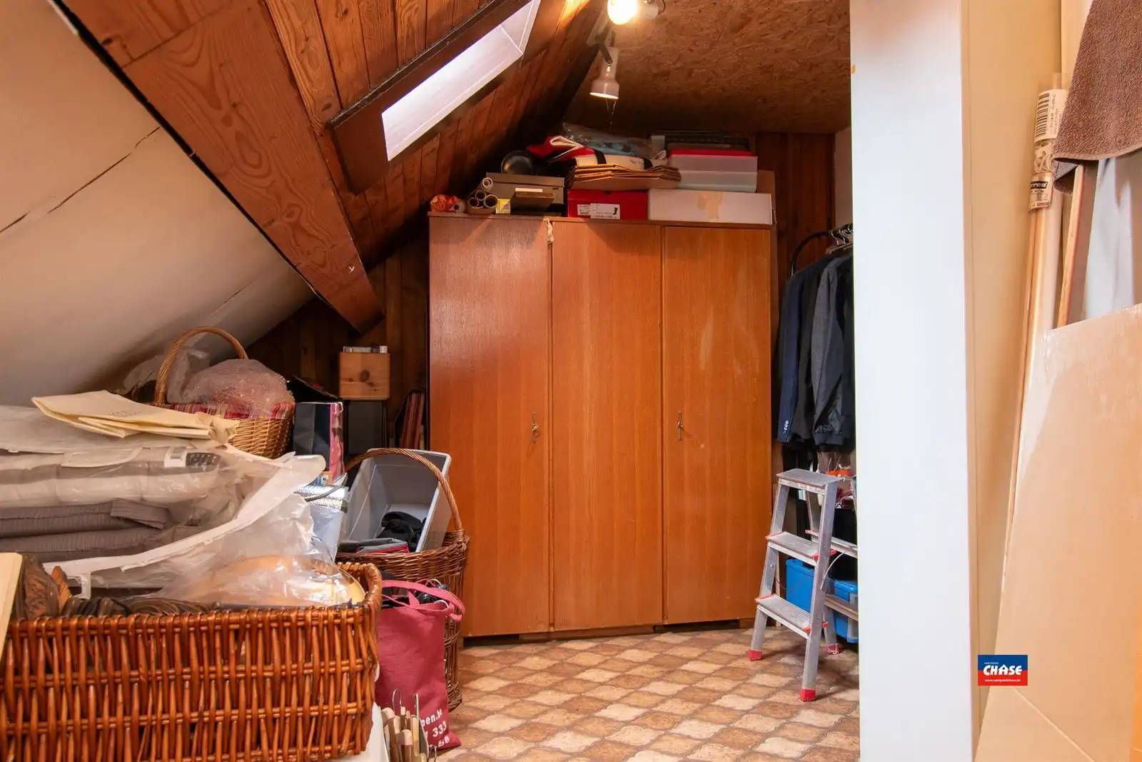 Ruime woning met aparte garagebox foto 18