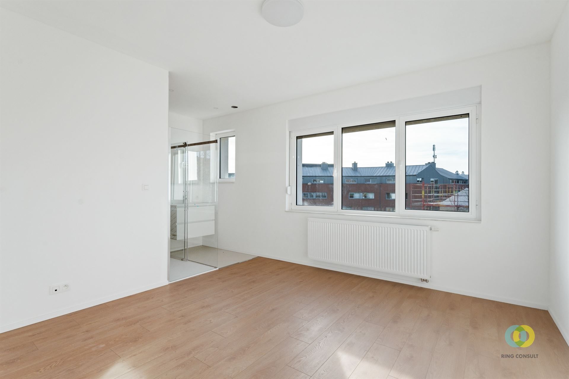Gerenoveerd appartement met twee slaapkamers foto 8