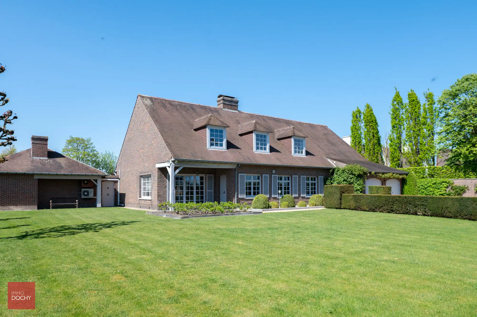 Zeer goed onderhouden ruime villa op 5.328m² foto 4