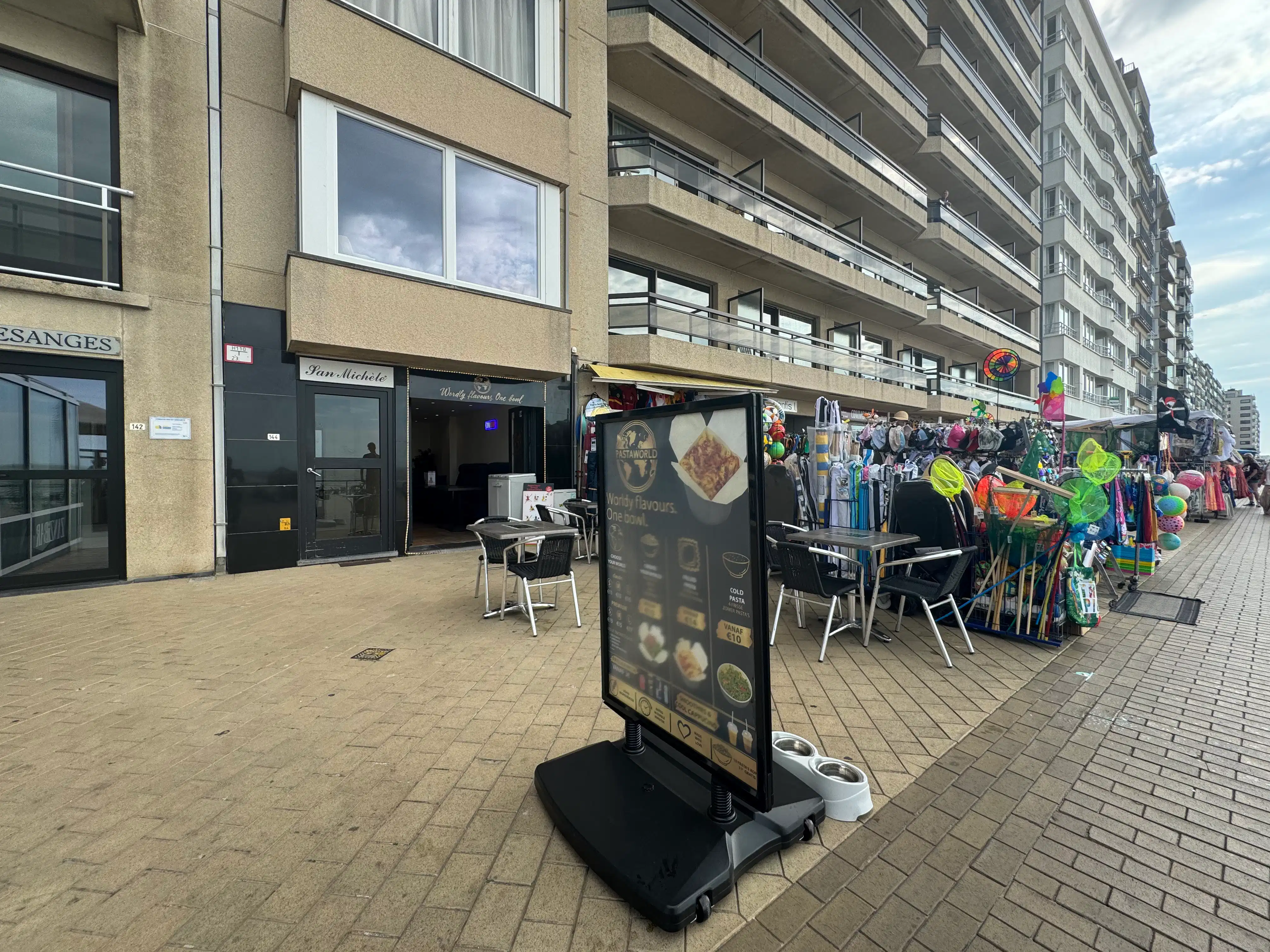 Horecazaak zeedijk Middelkerke 226m² foto 2