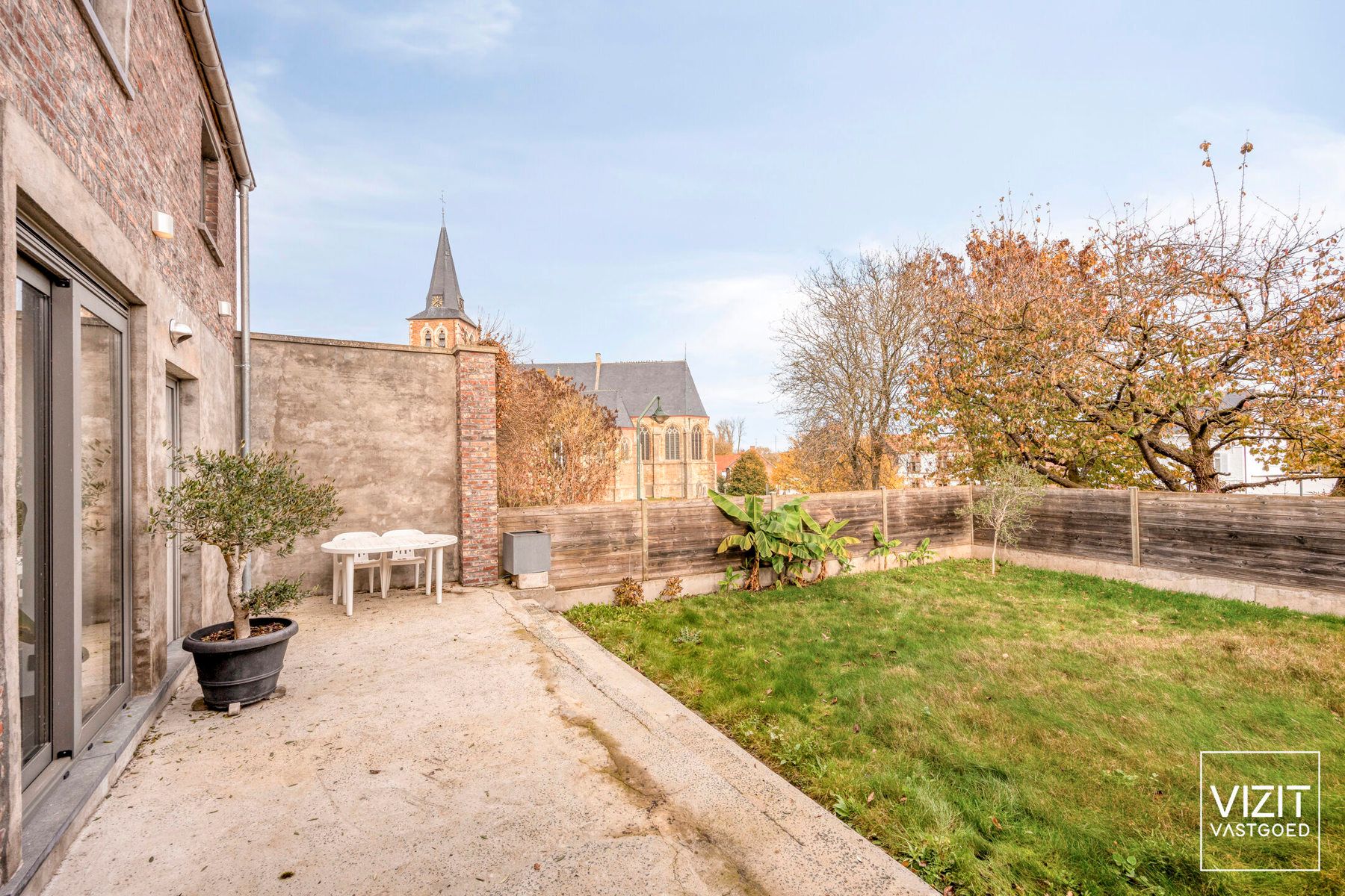 Karaktervolle woning met tuin en garage  foto 3