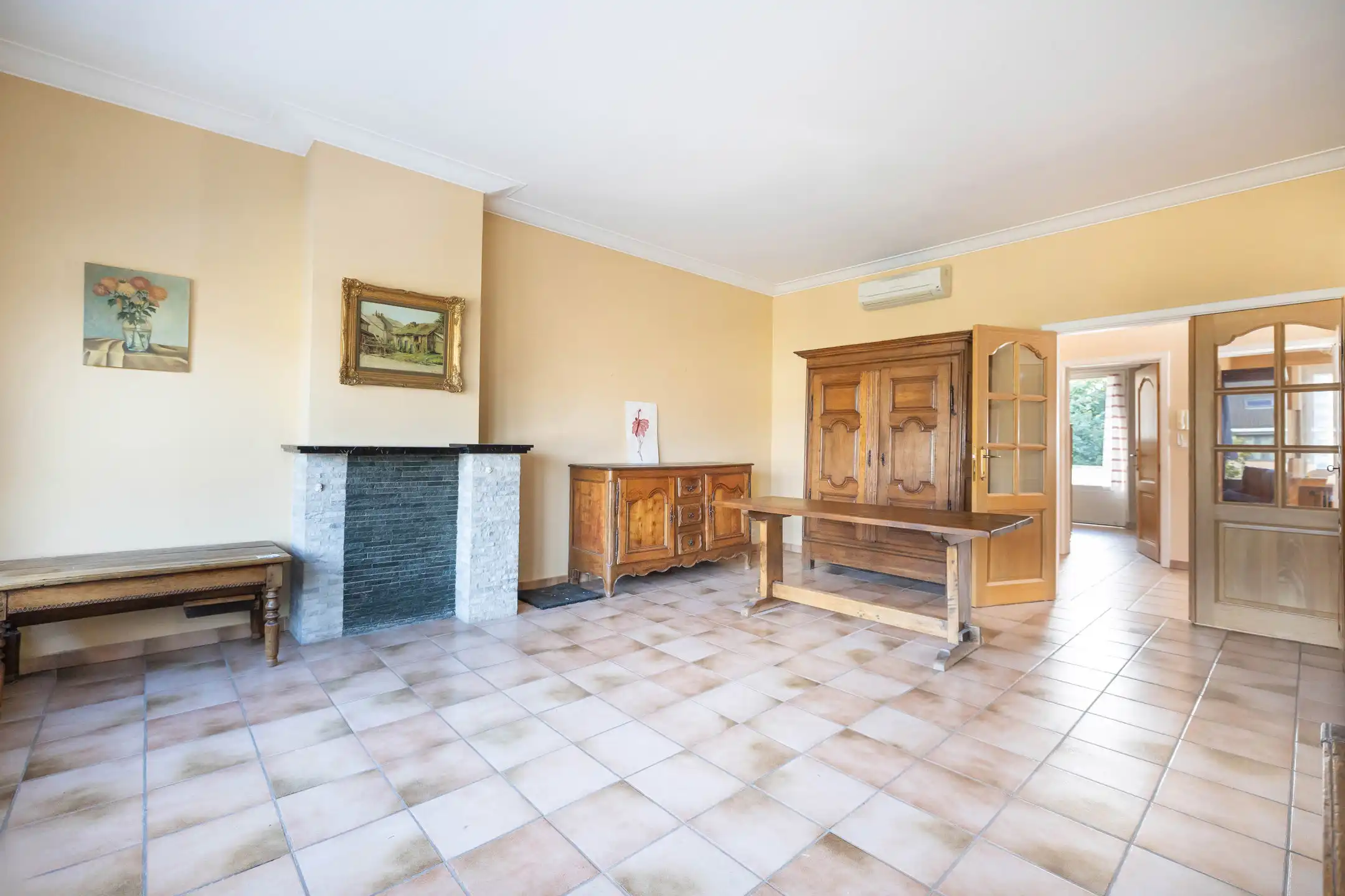 Appartement met 2 slaapkamers + zolder + garage + buitenparking inbegrepen foto 4