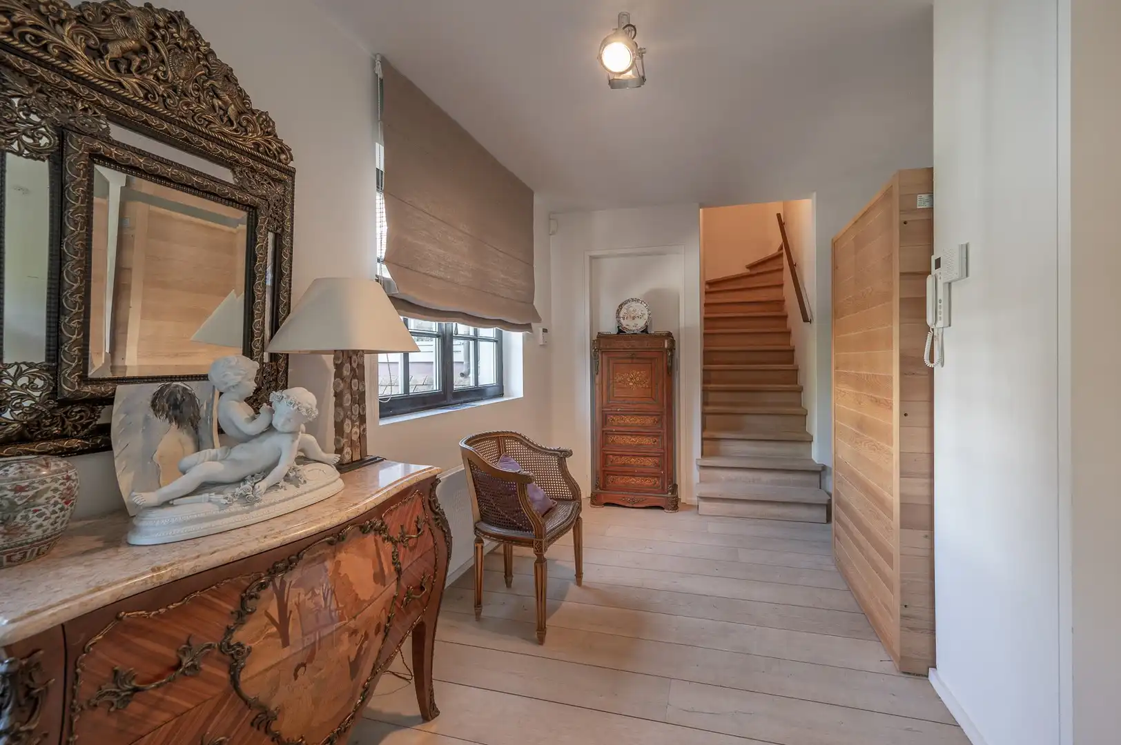 Prachtige villa met zwembad rustig gelegen in een paadje in hartje Zoute. foto 30