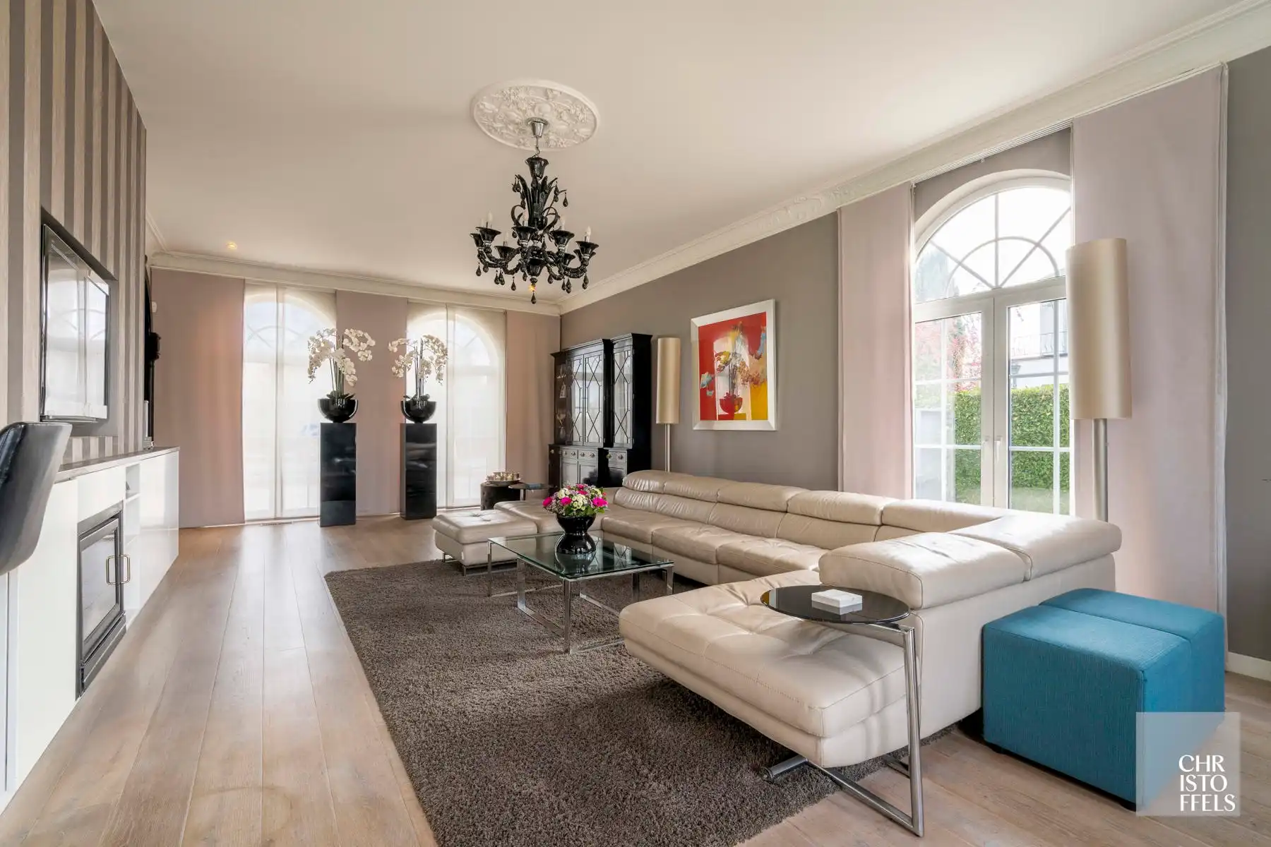 Tijdloze elegante villa met praktijkruimte (422 m²) op perceel van 1.672 m² foto 4