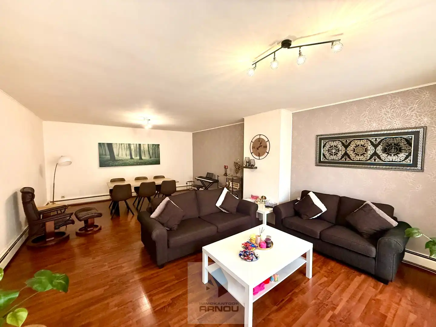 Ruim en lichtrijk appartement met 3 slaapkamers foto 3