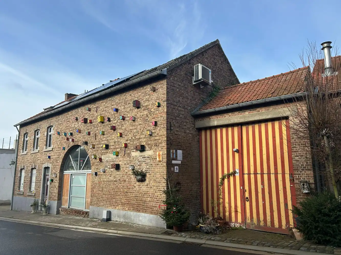 Unieke B&B in voormalige hoeve te Heks (Heers) – wonen, ondernemen en genieten in het groen foto 2