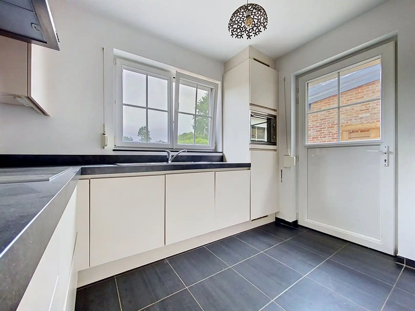 Instapklaar & gezellige woning foto 5