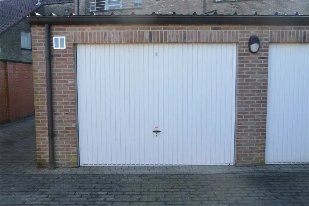 Ruim appartement met 2 slaapkamers en garage foto 7