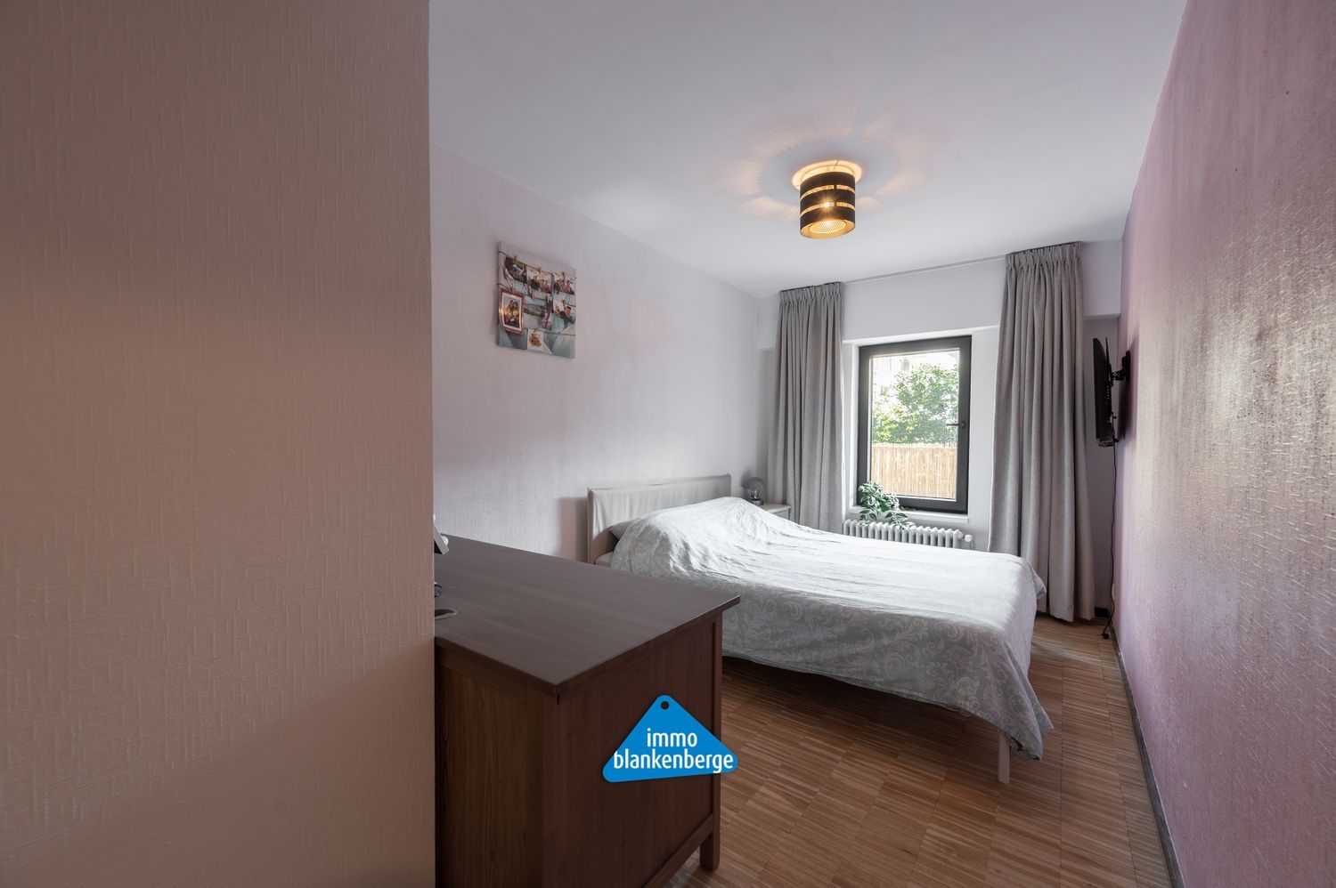 Zeer Ruim en Stijlvol gerenoveerd appartement van 232m² op een toplocatie vlak bij het strand. foto 24
