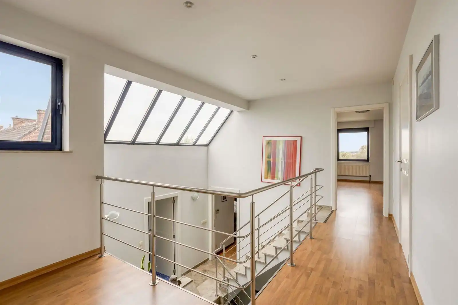 Commerciele ruimte met parking ,woning 5 slaapkamers en tuin  foto 20