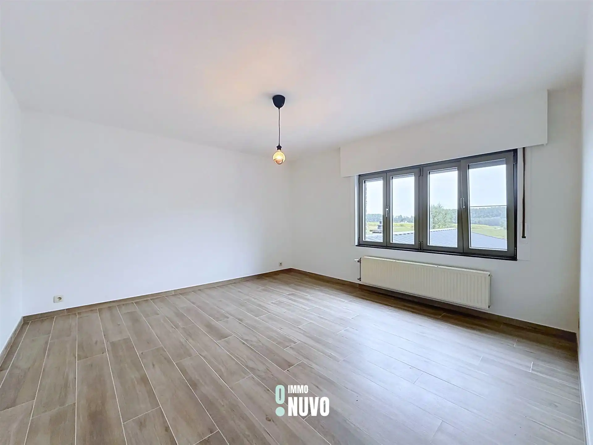 Gezinswoning met 3 slaapkamers, bureau, tuin en garage foto 9