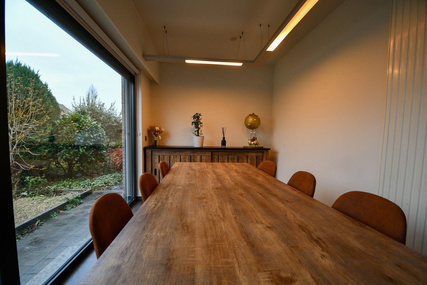 Ruime gezinswoning met onderhoudsvriendelijke tuin foto 8