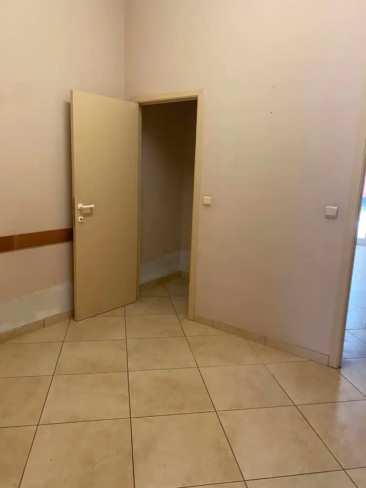 Centraal gelegen woning met tuin en ruime inrichtbare zolder foto 3