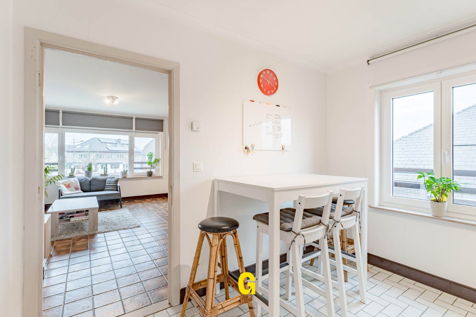 Verzorgd tweeslaapkamer-appartement met garage en berging op enkele minuutjes van het centrum van Munsterbilzen foto 2