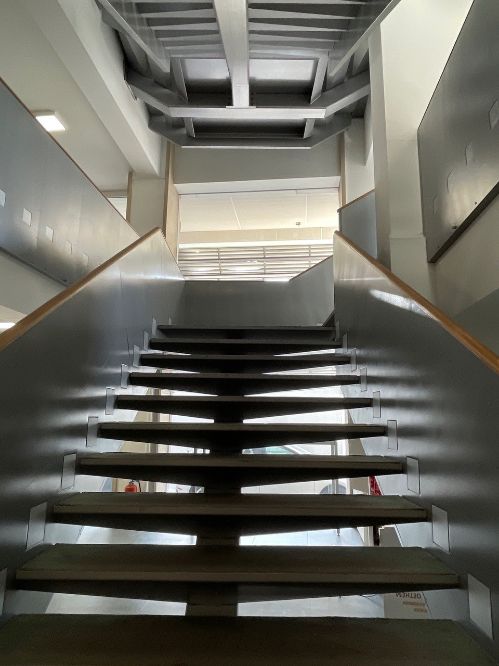 Instapklaar en polyvalent handelspand/kantoor te huur foto 14