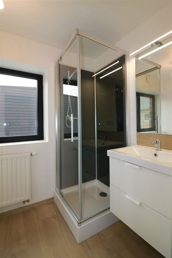 Architecturaal plaatje met 4 slpk., garage en riant terras foto 26