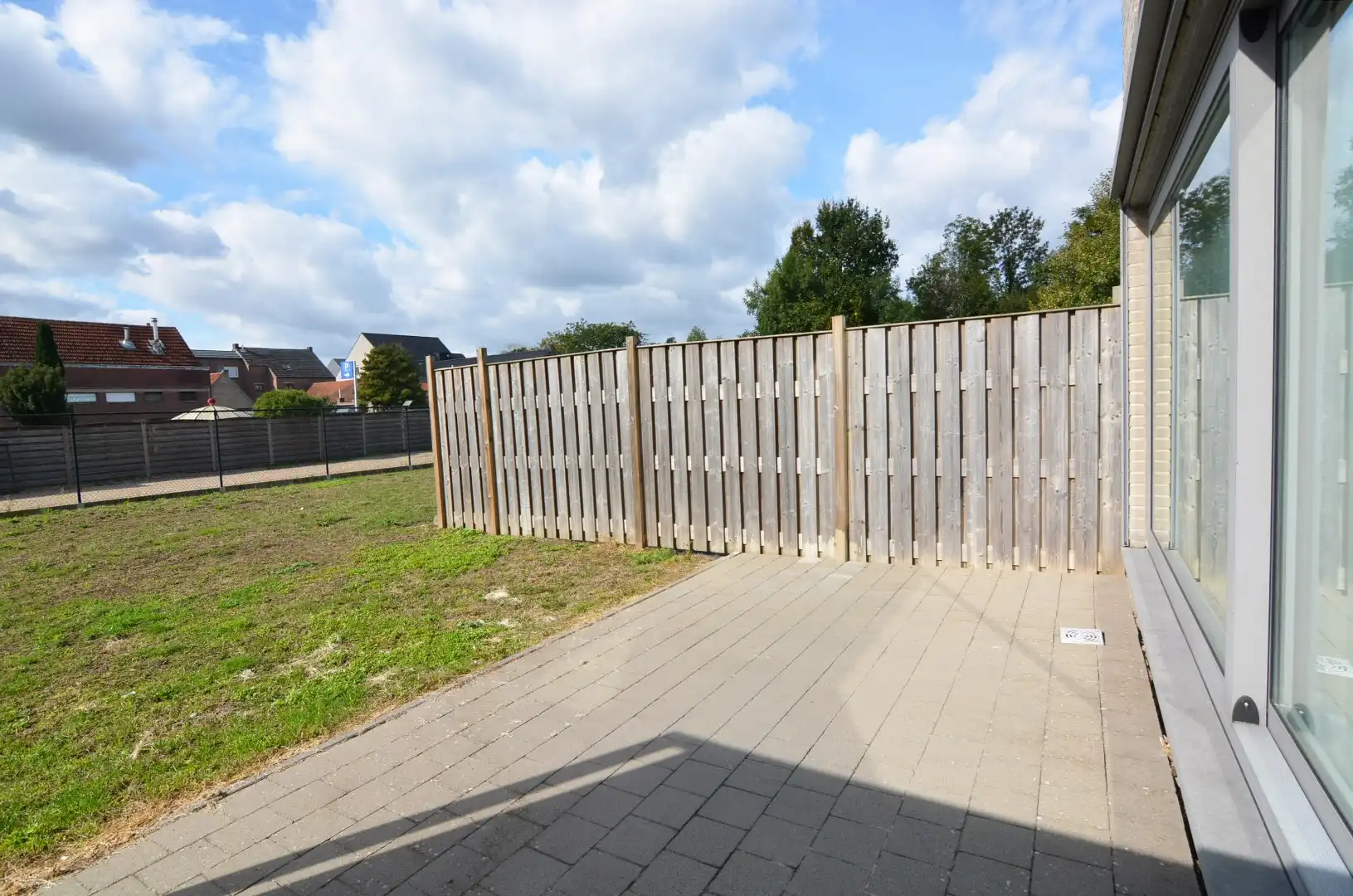Moderne appartementswoning met 3 slpk, dubbele garage en terras. foto 11