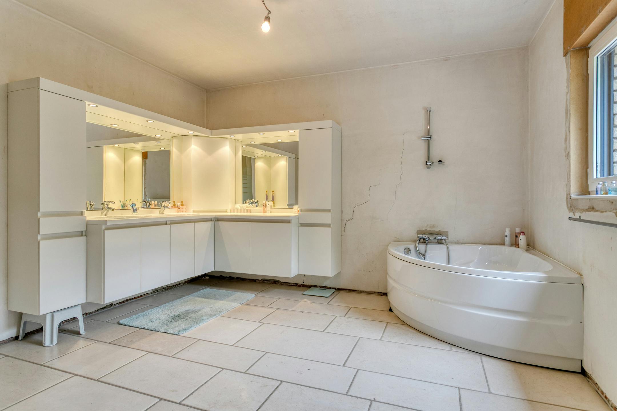 Ruime villa met 5 kamers te koop in Desselgem foto 13
