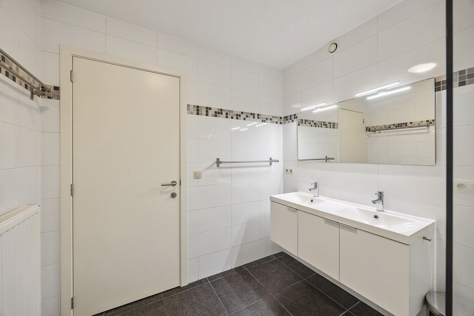 Appartement van 100m2 in hartje Antwerpen met 2 slaapkamers en 2 terrassen - gemeubeld en/of niet gemeubeld foto 12