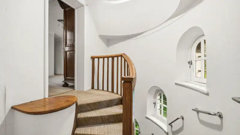 Standingvolle te renoveren villa van 520m² op 53 are foto 33