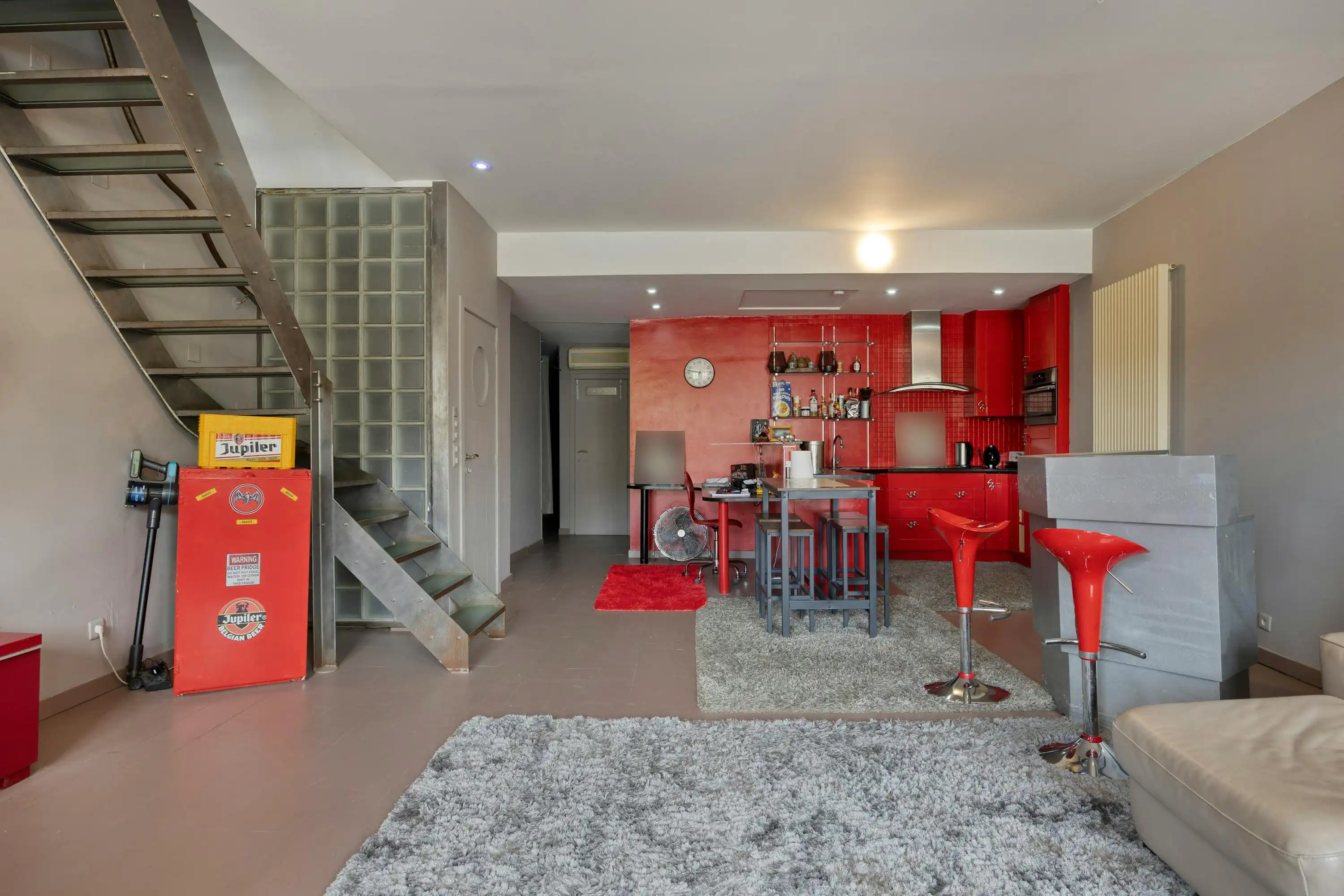 Handelsgelijkvloers met appartement op de markt in Ternat foto 12