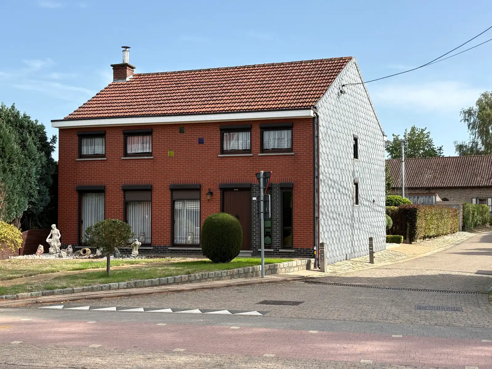 Charmante te renoveren woning foto 22