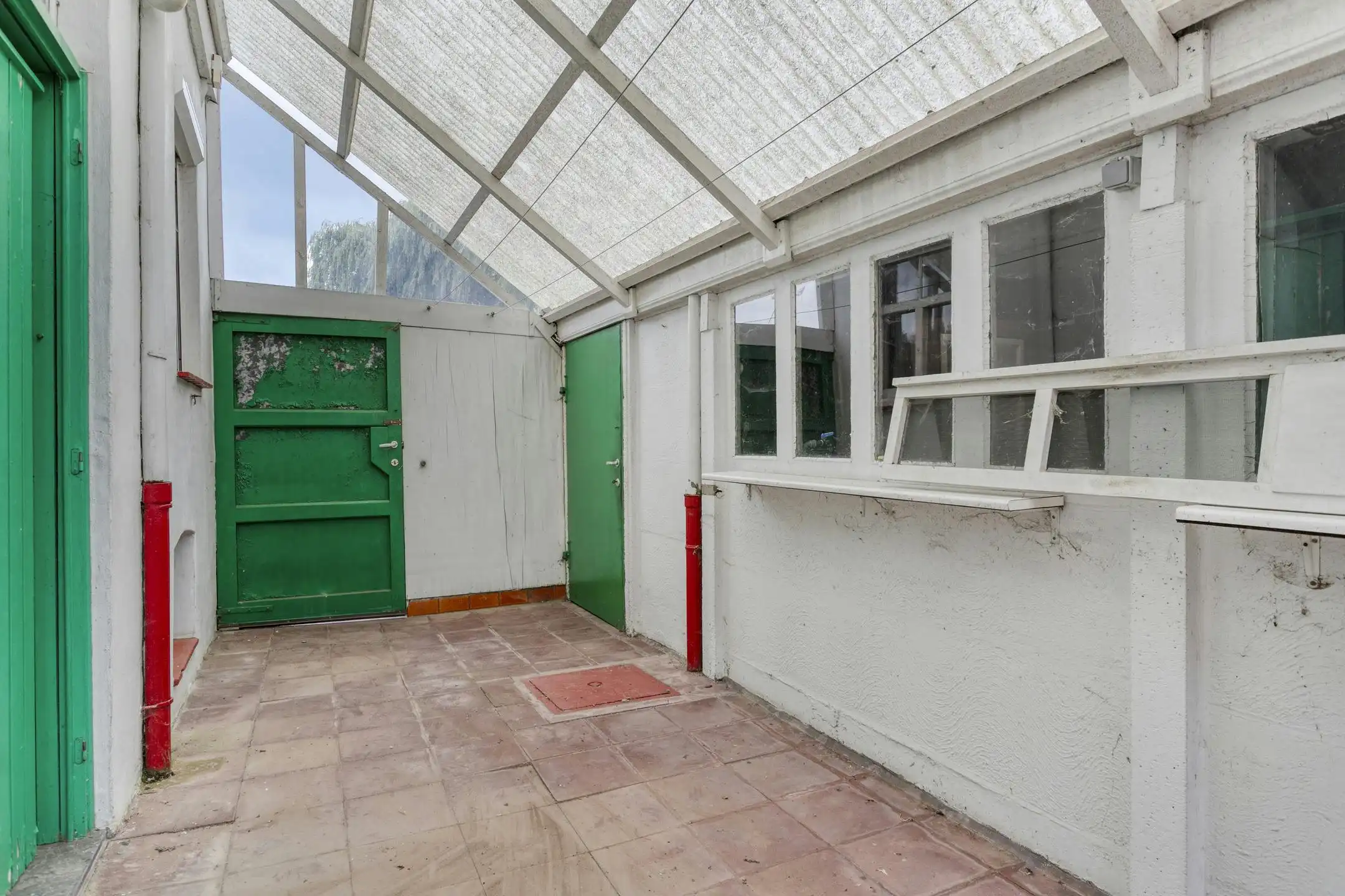 Te renoveren halfopen woning in Gullegem  foto 12