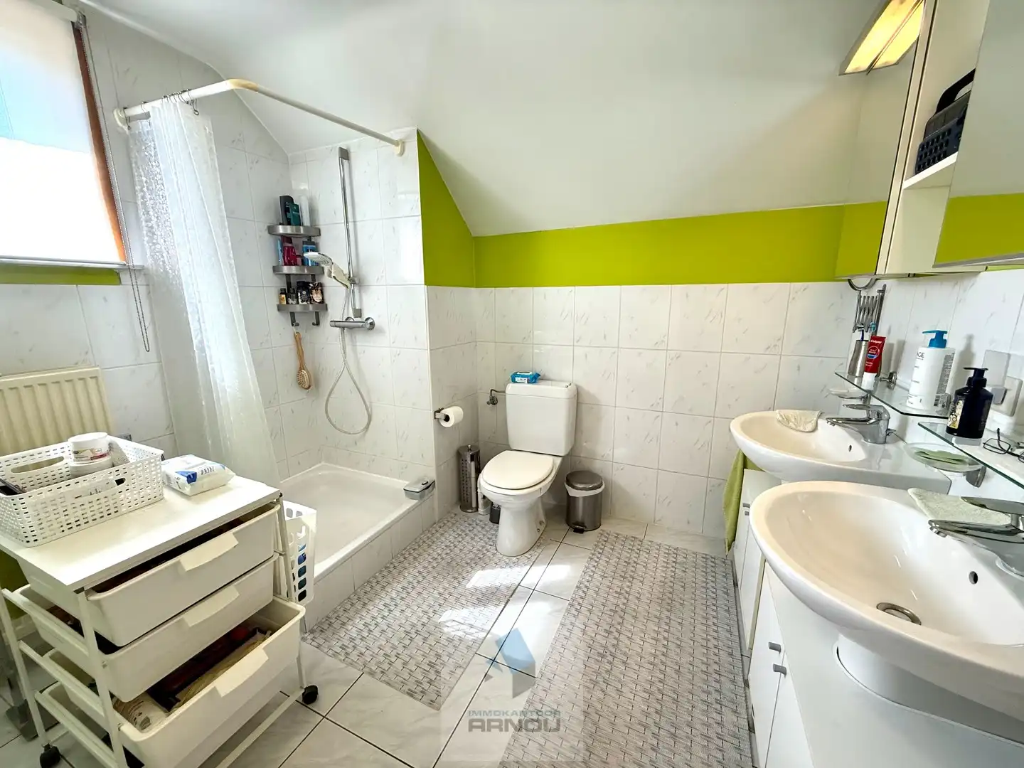 Verzorgde gezinswoning met 3 slaapkamers, gezellige tuin en inpandige garage foto 10