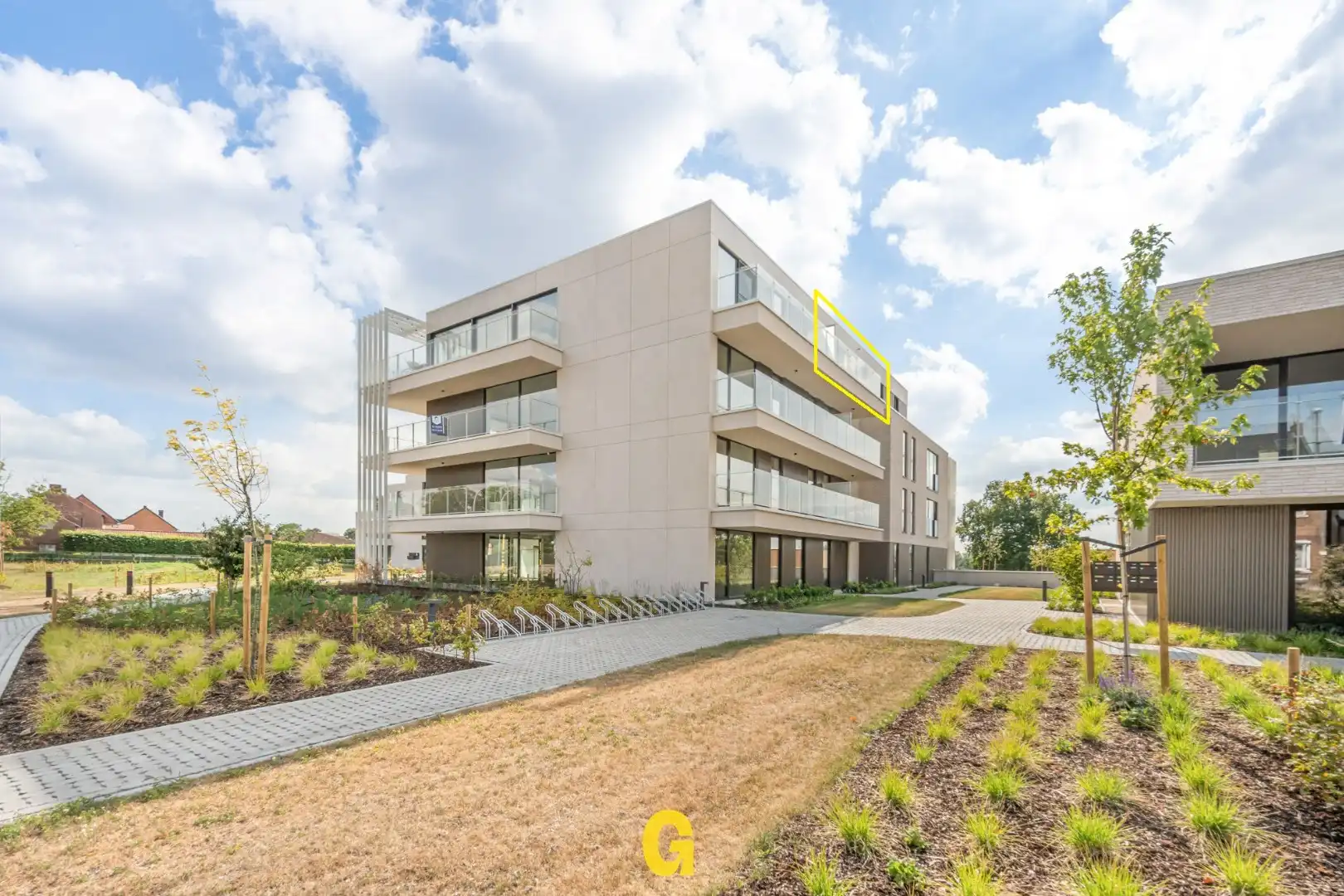 Knap nieuwbouwappartement op de hoogste verdieping in residentie Bella Vista, met twee terrassen en prachtige zichten, inclusief 2 standplaatsen, vlak bij het c foto 8